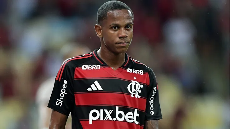 Wallace Yan virou destaque após dar assistência em gol de Ayrton Lucas contra o Palmeiras.