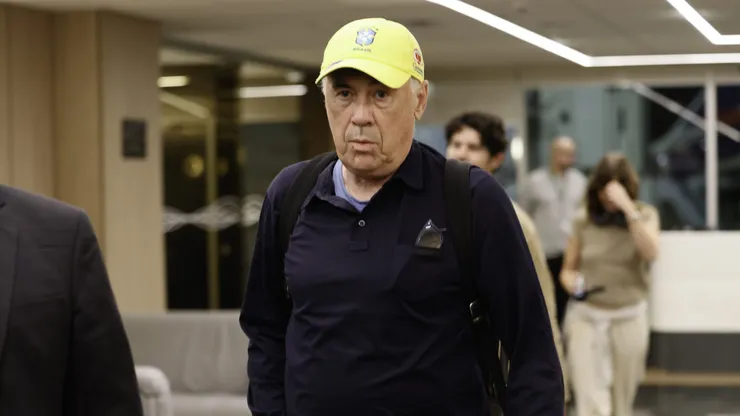 Ancelotti em sua chegada ao Rio de Janeiro. Foto: Rafael Ribeiro/CBF