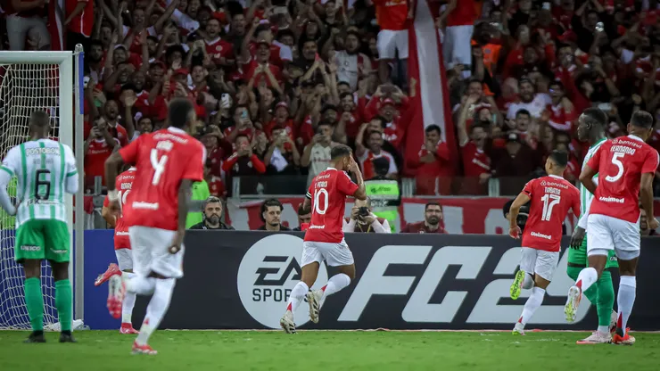 Jogadores do Internacional comemorando no Beira-Rio pela Libertadores - Foto: Vinicius Molz Schubert/AGIF