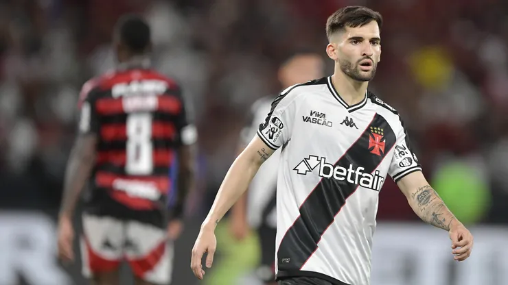 Benjamín Garré perdeu espaço no Vasco após chegada de Diniz - Foto: Jorge Rodrigues/AGIF