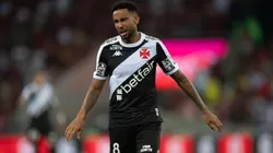 RJ - RIO DE JANEIRO - 19/04/2025 - BRASILEIRO A 2025, VASCO X FLAMENGO - Jair jogador do Vasco durante partida contra o Flamengo no estadio Maracana pelo campeonato Brasileiro A 2025. Foto: Thiago Ribeiro/AGIF