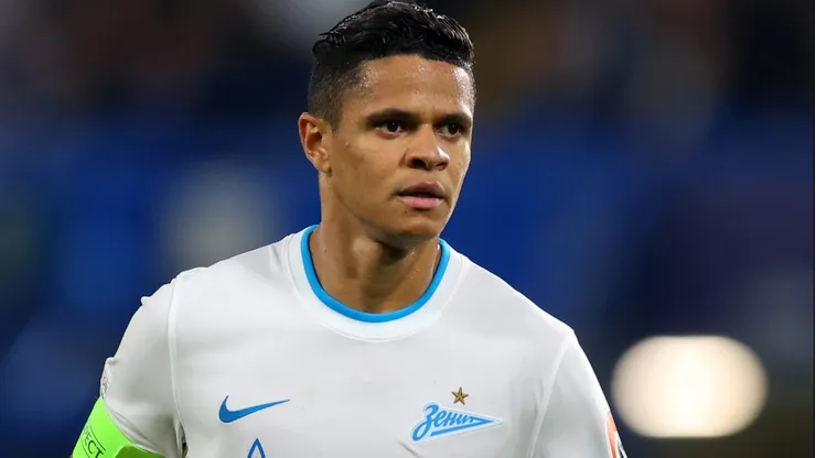 Douglas Santos, lateral-esquerdo do Zenit - Foto: Catherine Ivill/Getty Images