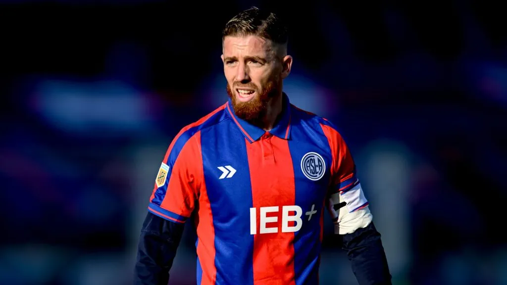 Iker Muniain pelo San Lorenzo