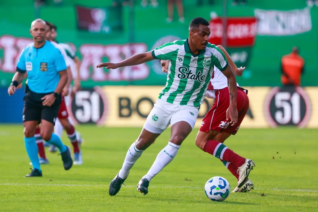 Caíque interessa ao Grêmio - Foto: Luiz Erbes/AGIF.