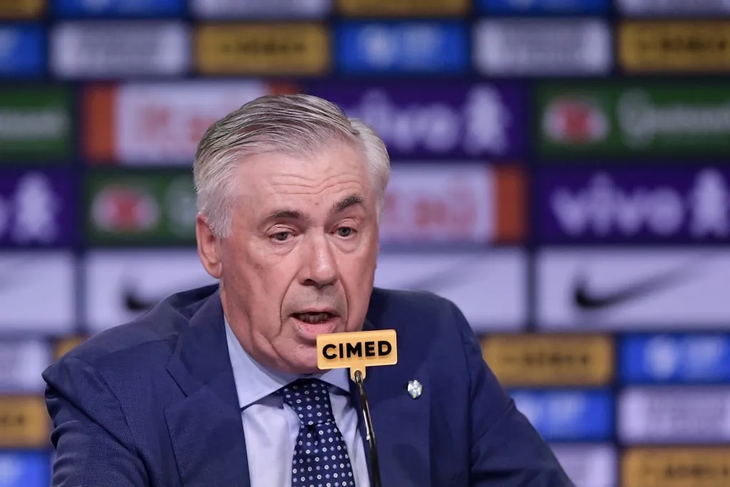 RJ – RIO DE JANEIRO – 26/05/2025 – SELECAO BRASILEIRA, CARLO ANCELOTTI CONVOCACAO – Carlo Ancelotti italiano tecnico da Selecao Brasileira convoca os jogadores para os jogos diante de Equador e Paraguai, nos proximos dias 5 e 10, pelas Eliminatorias Sul-Americanas para a Copa do Mundo de 2026, evento realizado no Hotel Hotel Gran Hyatt na Barra da Tijuca, Zona Oeste do Rio de Janeiro, nesta segunda (26). Foto: Thiago Ribeiro/AGIF