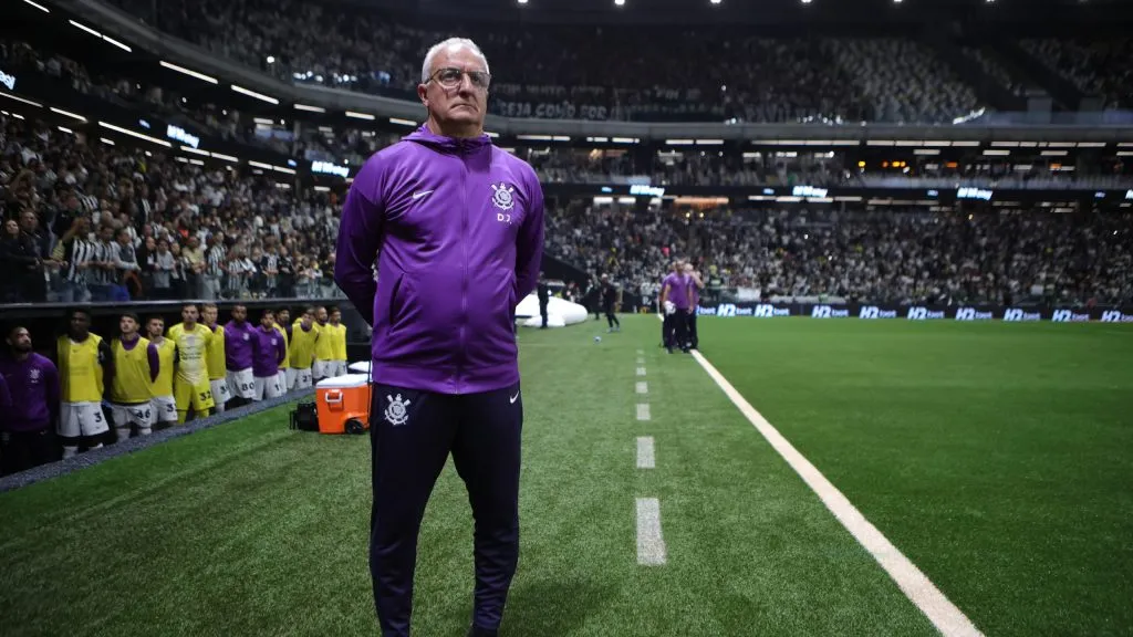 Dorival Júnior técnico do Corinthians durante partida contra o Atlético-MG no estádio Arena MRV pelo campeonato Brasileiro A 2025. Foto: Gilson Lobo/AGIF