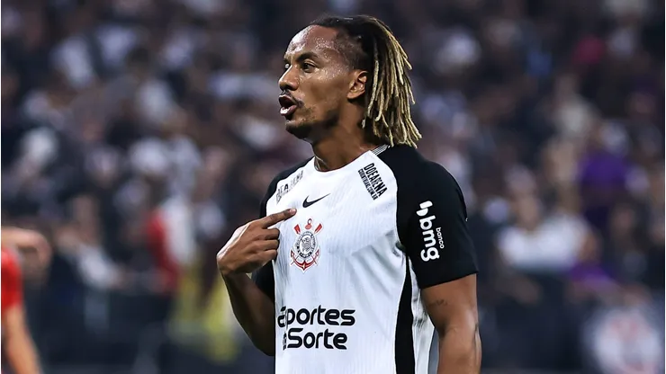 Carrillo é uma novidade na escalação do Corinthians de Dorival Jr em Buenos Aires