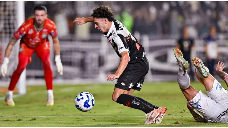 Nuno Moreira busca finalização na partida diante do Operário. Foto: SPP Sport Press Photo. / Alamy Stock Photo