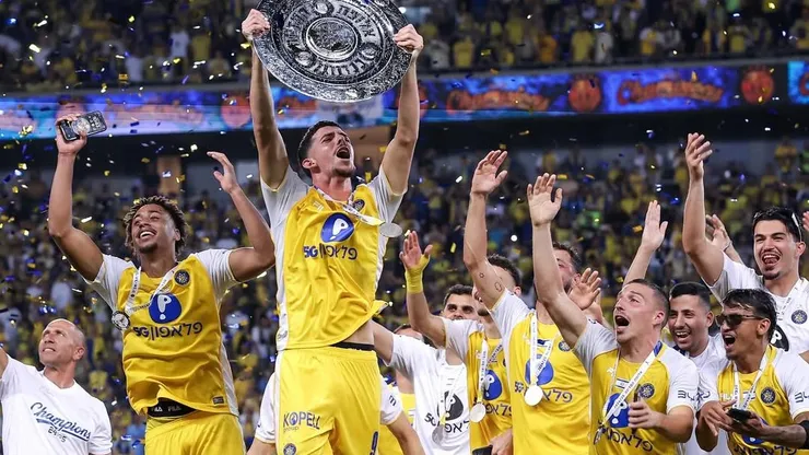 Ex,cria do Santos, Wesley Patati foi peça-chave na conquista do título do Maccabi Tel Aviv no Campeonato Israelense 2024/25 no último sábado