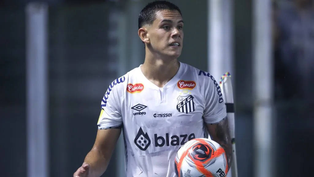 JP Chermont durante partida. Foto: Reinaldo Campos/AGIF