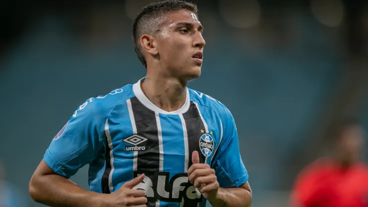 Camisa 11 do Grêmio, Miguel Monsalve tem apenas 21 anos - Foto: Liamara Polli/AGIF