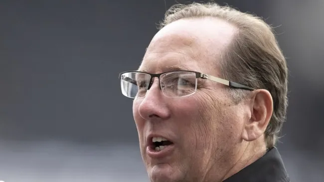 Foto: Jorge Rodrigues/AGIF – John Textor é dono do Fogão e mira reforços de peso.