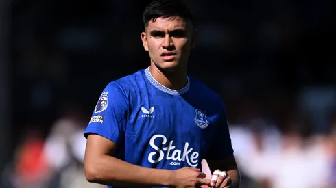 LONDON, ENGLAND - MAY 10: Carlos Alcaraz of Everton reacts during the Premier League match between Fulham FC and Everton FC at Craven Cottage on May 10, 2025 in London, England. (Photo by Justin Setterfield/Getty Images)