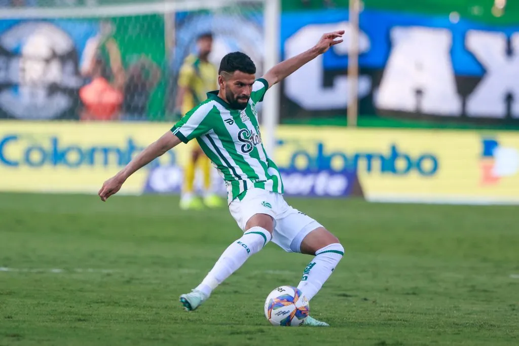 RS – CAXIAS DO SUL – 01/03/2025 – GAUCHO 2025, JUVENTUDE X GREMIO – Jadson jogador do Juventude durante partida contra o Gremio no estadio Alfredo Jaconi pelo campeonato Gaucho 2025. Foto: Luiz Erbes/AGIF