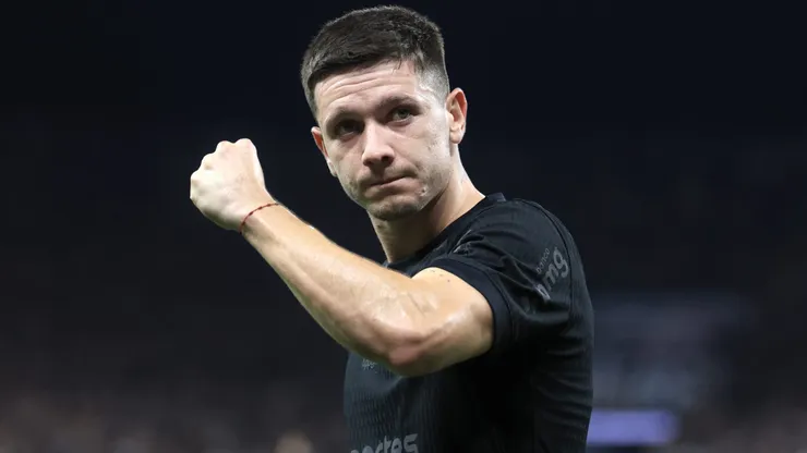 Rodrigo Garro deve ser escalado como titular na partida de hoje na Argentina.