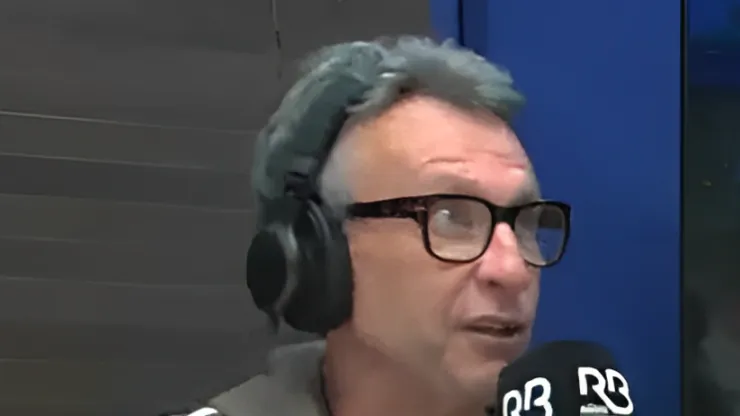 Craque Neto durante programa na Rádio Bandeirantes. Foto: Reprodução/ YouTube.