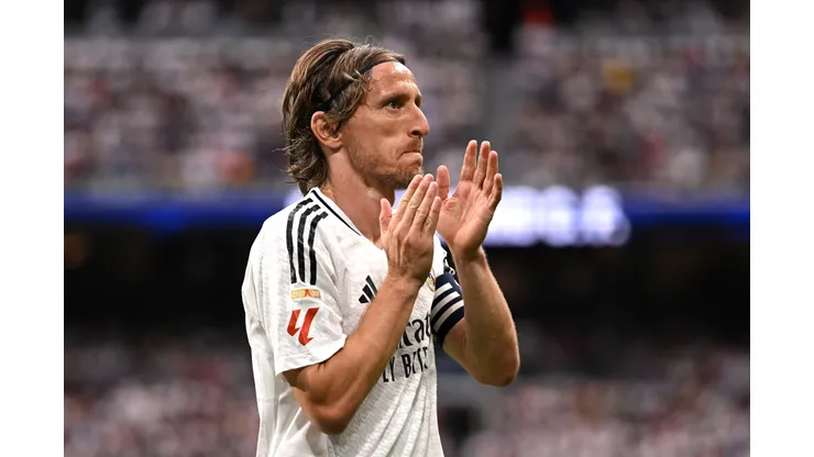 MADRID, SPAIN - MAY 24: Luka Modric of Real Madrid applauds the fans during the LaLiga match between Real Madrid CF and Real Sociedad at Estadio Santiago Bernabeu on May 24, 2025 in Madrid, Spain. (Photo by Denis Doyle/Getty Images)