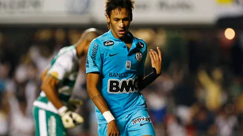 Camisa azul do Santos fez enorme sucesso em 2012 Foto: Ricardo Saibun / Santos FC