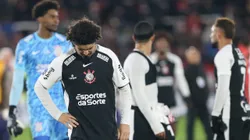 Corinthians perde para o Huracán na Argentina e está fora da Copa Sul-Americana.