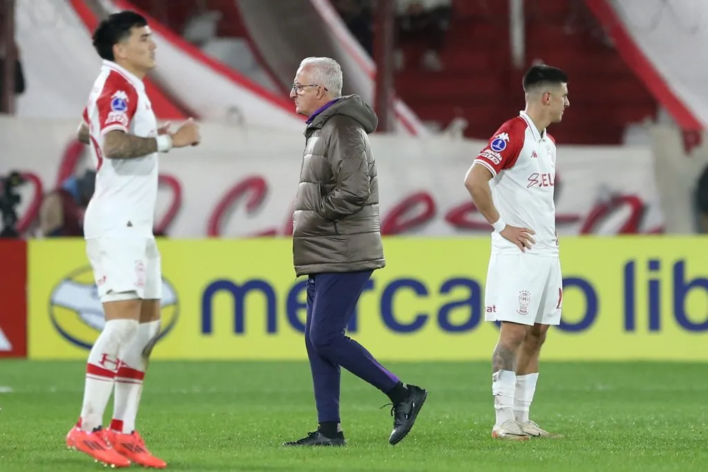Dorival Jr rechaça “desinteresse” do time e admite atuação abaixo do Corinthians. Foto: Daniel Jayo/Getty Images.