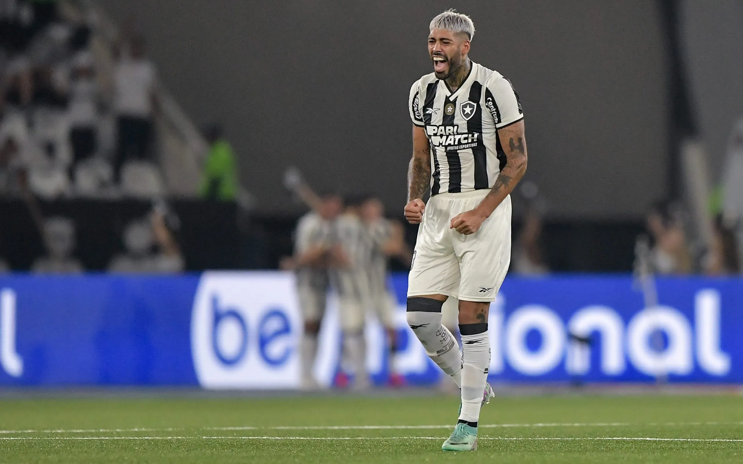 Barboza, é caiu nas graças da torcida alvinegra e seu retorno reforça a esperança na briga pelo título em 2025  Foto: Thiago Ribeiro/AGIF