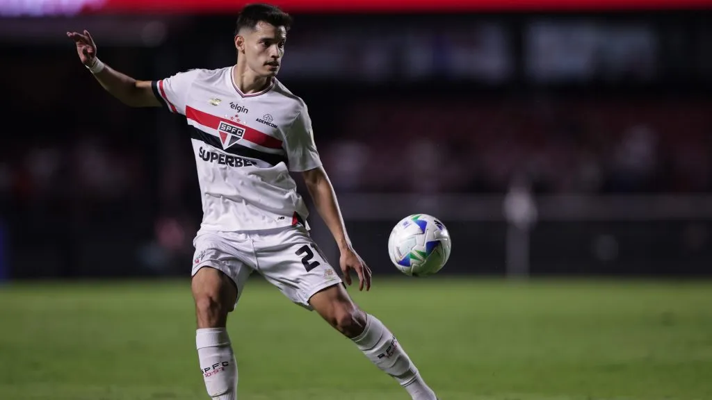 Bobadilla durante partida. Foto: Ettore Chiereguini/AGIF