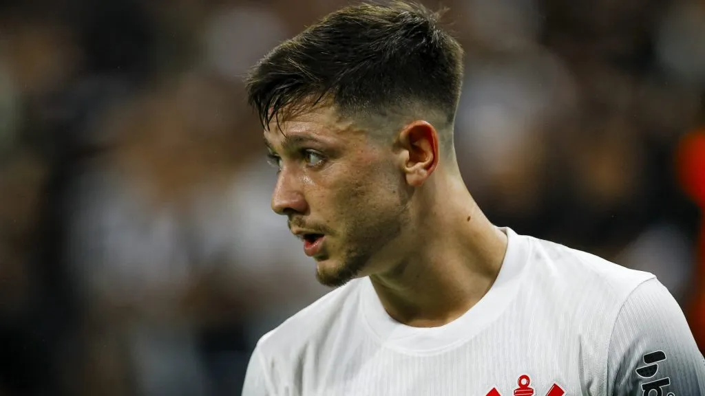 Garro durante partida. Foto: Marco Miatelo/AGIF