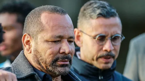 RS - ELDORADO DO SUL - 16/07/2024 - FUTEBOL, GABRIEL MEC - Pai de Neymar Jr. e visto, durante partida entre Gremio x Cruzeiro pelo campeonato Brasileiro Sub-20, no Ct Presidente Helio dourado. O empresario estaria acompanhando o jogador Gabriel Mec. Existem rumores de um suposto negocio com o Chelsea intermediado pelo pai do atacante Neymar Jr.