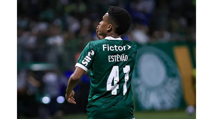 Estêvão jogador do Palmeiras comemora seu gol durante partida contra o Ceará no estádio Arena Allianz Parque pelo campeonato Copa Do Brasil 2025. Foto: Fabio Giannelli/AGIF