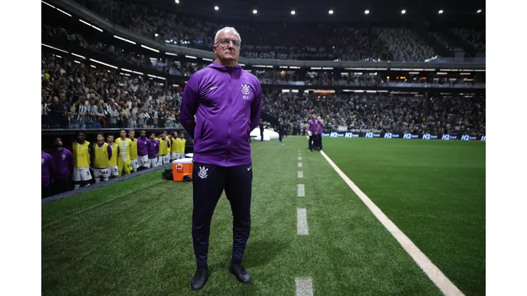 Dorival Júnior técnico do Corinthians durante partida contra o Atlético-MG no estádio Arena MRV pelo campeonato Brasileiro A 2025. Foto: Gilson Lobo/AGIF