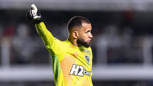 Everson, jogador do Atlético-MG, durante partida contra o Santos, pelo Brasileirão Betano. Foto: Abner Dourado/AGIF.