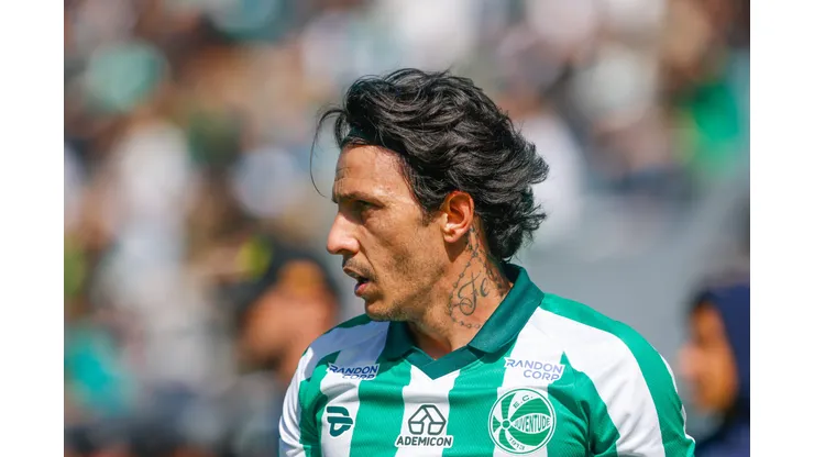 Jean Carlos jogador do Juventude durante partida contra o Mirassol no estádio Alfredo Jaconi pelo campeonato Brasileiro A 2025. Foto: Luiz Erbes/AGIF