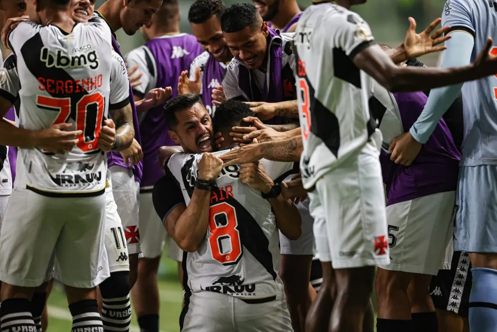 MG – BELO HORIZONTE – 25/09/2023 – BRASILEIRO A 2023, AMERICA-MG X VASCO – Jair jogador do Vasco comemora seu gol durante partida contra o America-MG no estadio Independencia pelo campeonato Brasileiro A 2023.  Foto: Gilson Lobo/AGIF