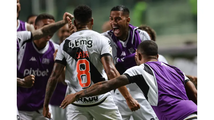 MG - BELO HORIZONTE - 25/09/2023 - BRASILEIRO A 2023, AMERICA-MG X VASCO - Jair jogador do Vasco comemora seu gol durante partida contra o America-MG no estadio Independencia pelo campeonato Brasileiro A 2023. Foto: Gilson Lobo/AGIF