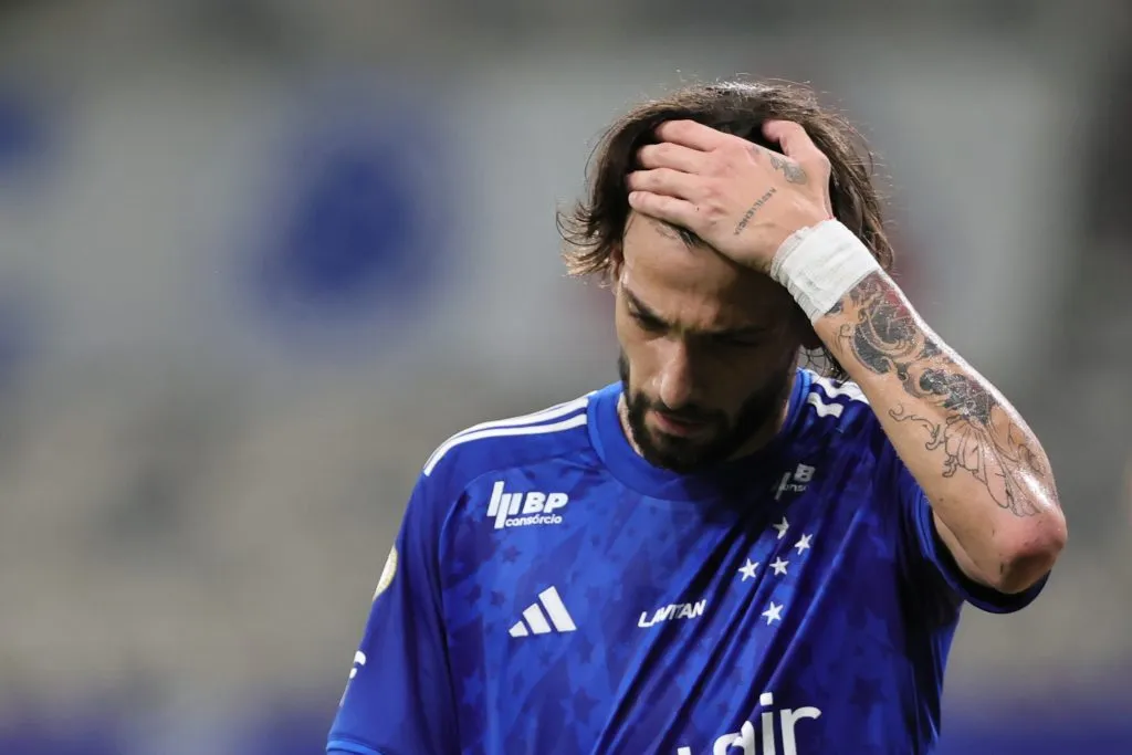 Lautaro Diaz jogador do Cruzeiro lamenta durante partida contra o Palmeiras no estadio Mineirao pelo campeonato Brasileiro A 2024. Foto: Gilson Lobo/AGIF