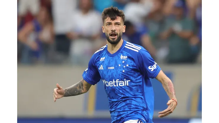 MG - BELO HORIZONTE - 25/01/2025 - MINEIRO 2025, CRUZEIRO X BETIM - Lautaro Diaz jogador do Cruzeiro comemora seu gol durante partida contra o Betim no estadio Mineirao pelo campeonato Mineiro 2025. Foto: Gilson Lobo/AGIF