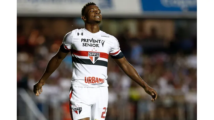 SAO PAULO - SP - 18/02/2017 - PAULISTA 2017/SAO PAULO x MIRASSOL – Thiago Mendes do Sao Paulo durante partida contra o Mirassol pelo Campeonato Paulista 2017 no estadio do Morumbi. Foto: Marcello Zambrana/AGIF