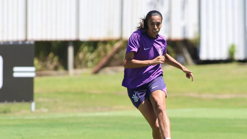 Andressa Alves em treinamento no CT do Corinthians