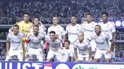 Jogadores do Santos posam para foto antes na partida contra Bragantino - Foto: Reinaldo Campos/AGIF