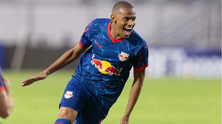 Jhon Jhon marcou um belo gol na vitória diante do Juventude