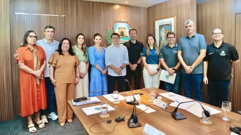 Secretariado da gestão municipal e do líder do projeto FIFA Fan Festival e gerente de marketing da entidade, Boris Mallaschofsky. Foto: Beatriz Boblitz