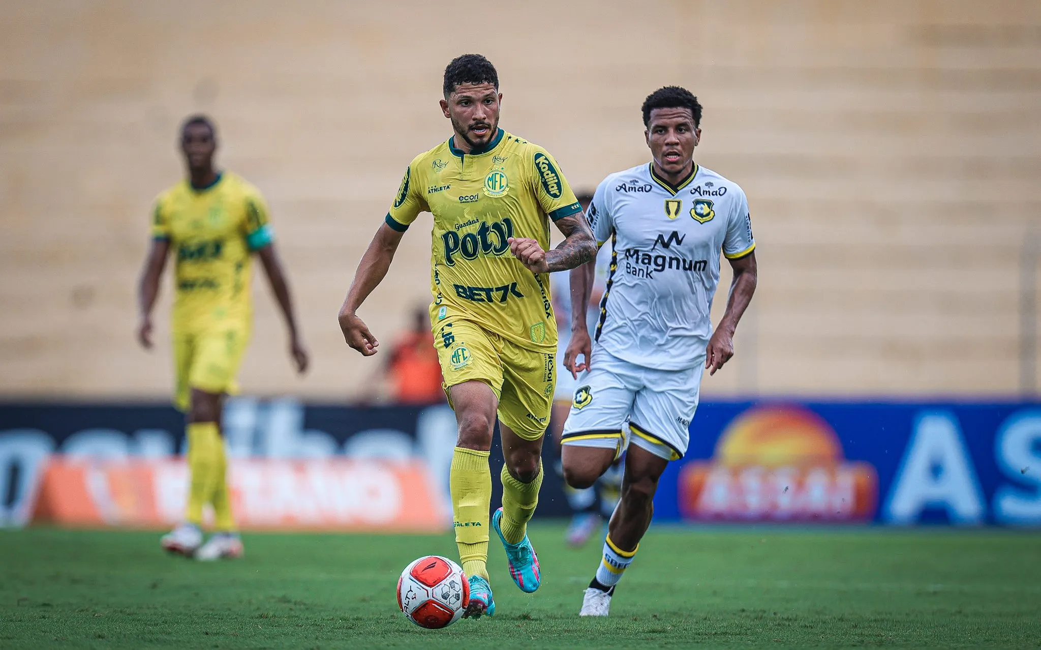Yuri Lima, ex-jogador do Mirassol durante partida contra o Sao Bernardo no estadio Jose Maria de Campos Maia pelo campeonato Paulista 2024. Foto: Pedro Zacchi/AGIF