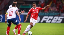 Fernando, jogador do Internacional durante partida contra o Bahia no estadio Beira-Rio pelo campeonato Copa Libertadores 2025.