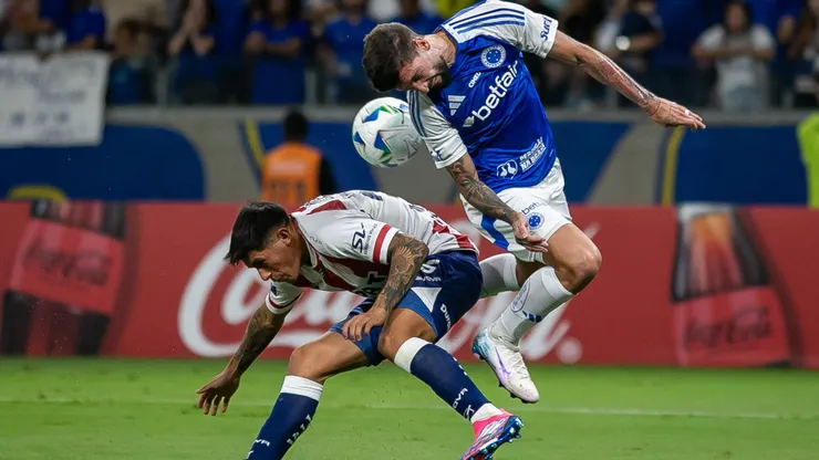 Lautaro Diaz, jogador do Cruzeiro durante partida contra o Union Santa Fe no estadio Mineirao pelo campeonato Copa Sul-americana 2025. Foto: Fernando Moreno/AGIF