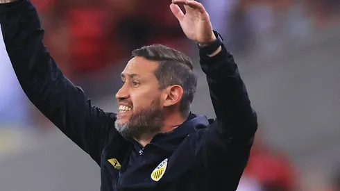 - Treinador Edgar Greco