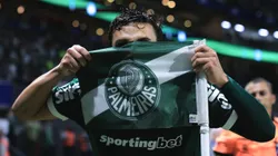 Raphael Veiga jogador do Palmeiras comemora seu gol durante partida contra o Sporting Cristal no estádio Arena Allianz Parque pelo campeonato Copa Libertadores 2025. Foto: Ettore Chiereguini/AGIF