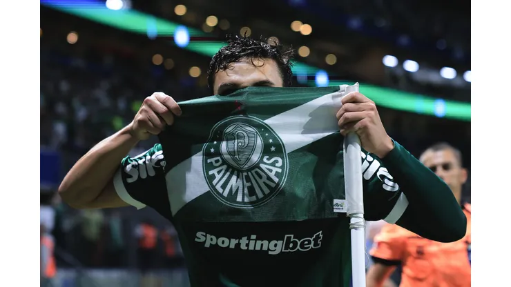 Raphael Veiga jogador do Palmeiras comemora seu gol durante partida contra o Sporting Cristal no estádio Arena Allianz Parque pelo campeonato Copa Libertadores 2025. Foto: Ettore Chiereguini/AGIF