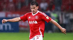 Alexandro Bernabei jogador do Internacional durante partida contra o Bahia no estádio Beira-Rio pelo campeonato Copa Libertadores 2025.