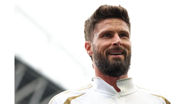 Giroud foi oferecido ao São Paulo para ser contratado na próxima janela