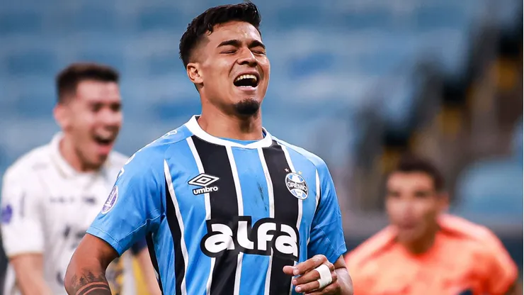 Matías Arezo bateu muito mal pênalti diante de goleiro que jogou pouquíssimo desde 2023